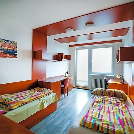Eislerova Kolej Jarov Hostel