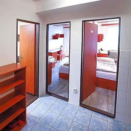 Eislerova Kolej Jarov Hostel *