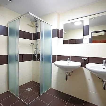 Hostel Eislerova Kolej Jarov *
