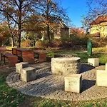 Хостел Eislerova Kolej Jarov *