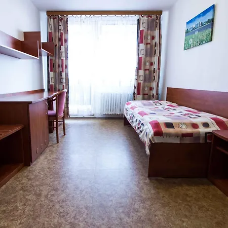 Eislerova Kolej Jarov 호스텔 *